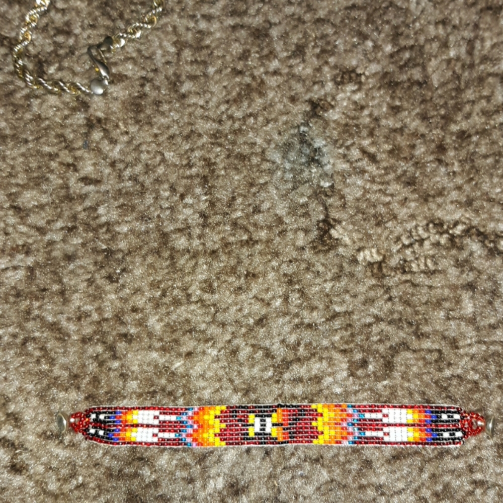 Assorted bracelets - Picture 2 of 3